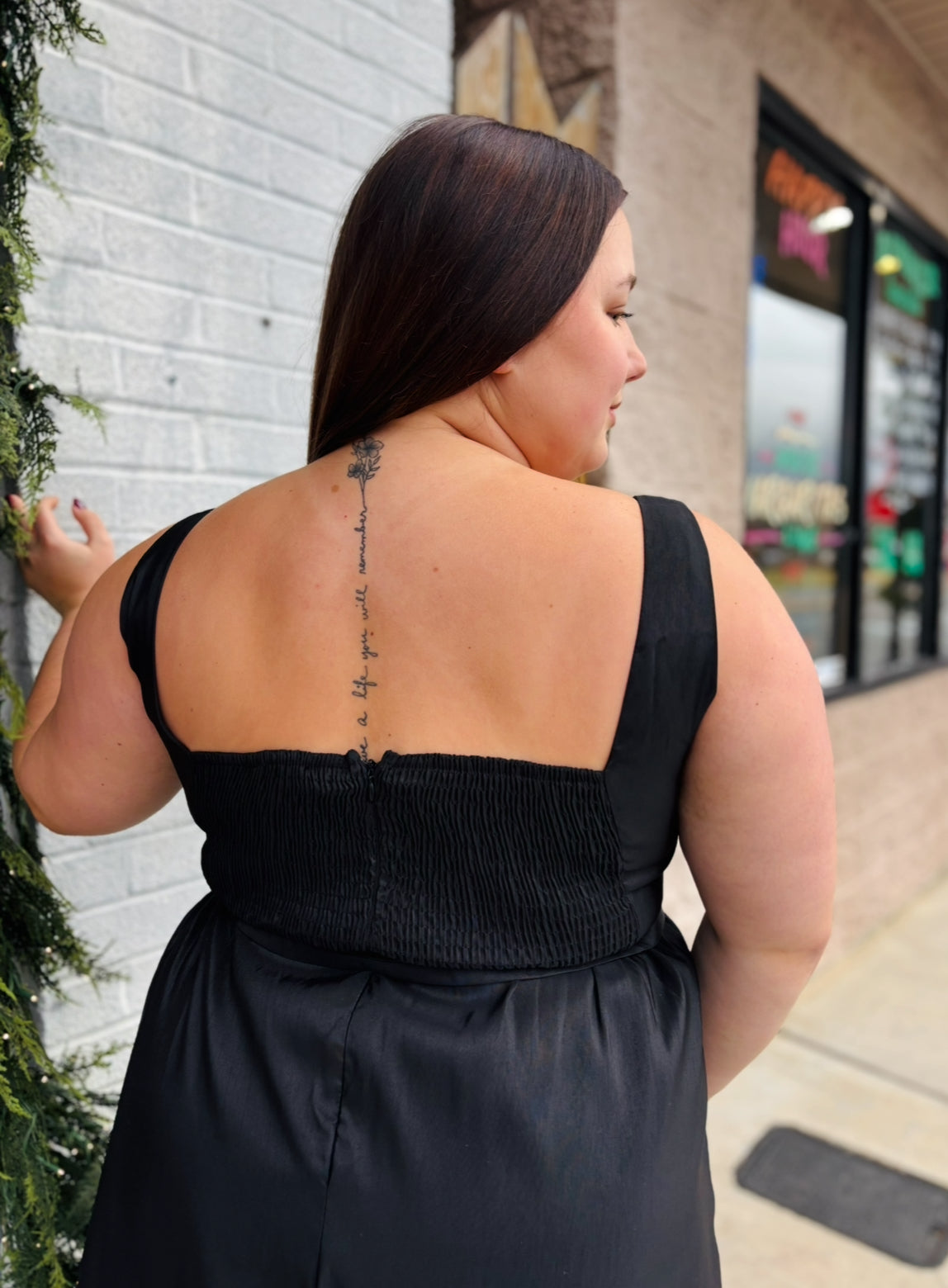 Alani Clio Pleated Midi Dress: Black