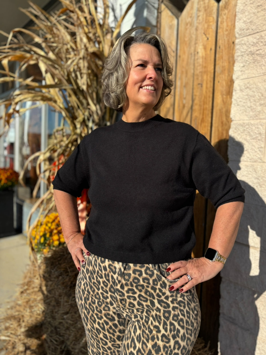 Black SHORT SLEEVE SWEATER TOP
