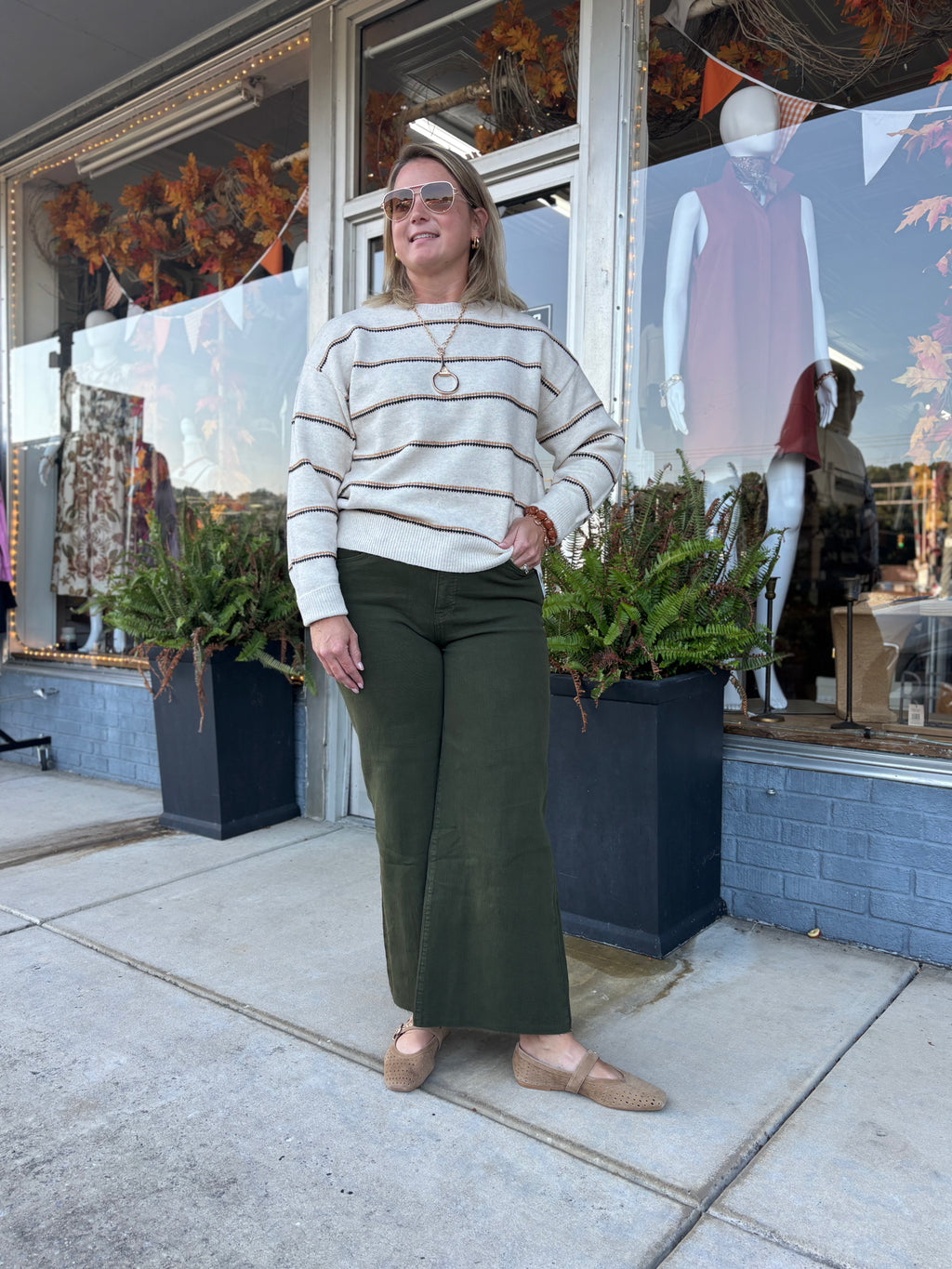 OLIVE CAMEL IVORY CREW NECK SWEATER
