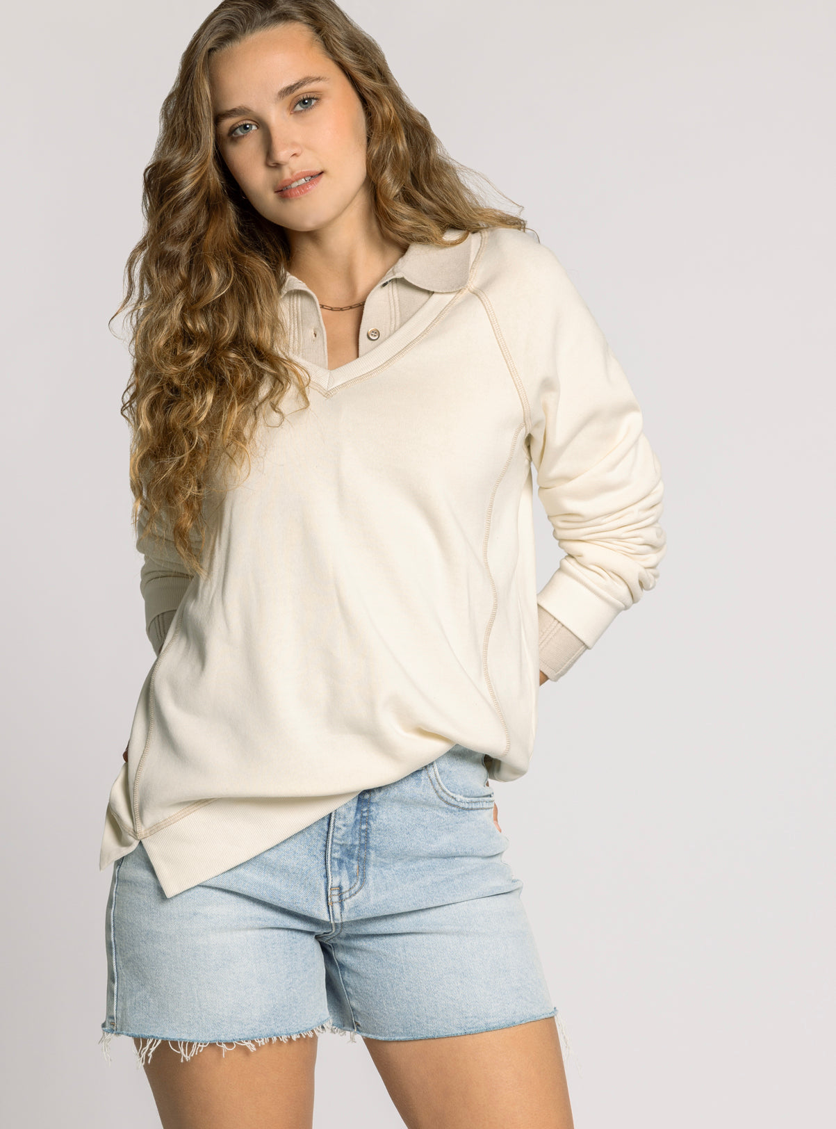 IVORY RUBY SWEATSHIRT