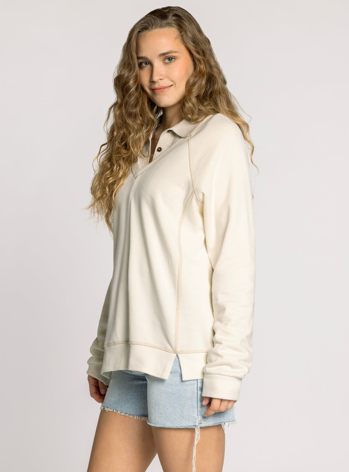 IVORY RUBY SWEATSHIRT