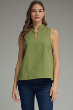 OLIVE V-SPLIT NECK W/COLLAR TOP