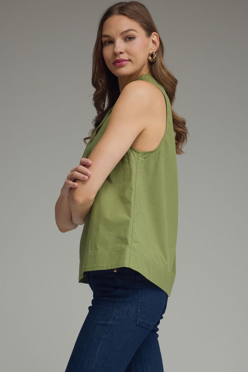 OLIVE V-SPLIT NECK W/COLLAR TOP