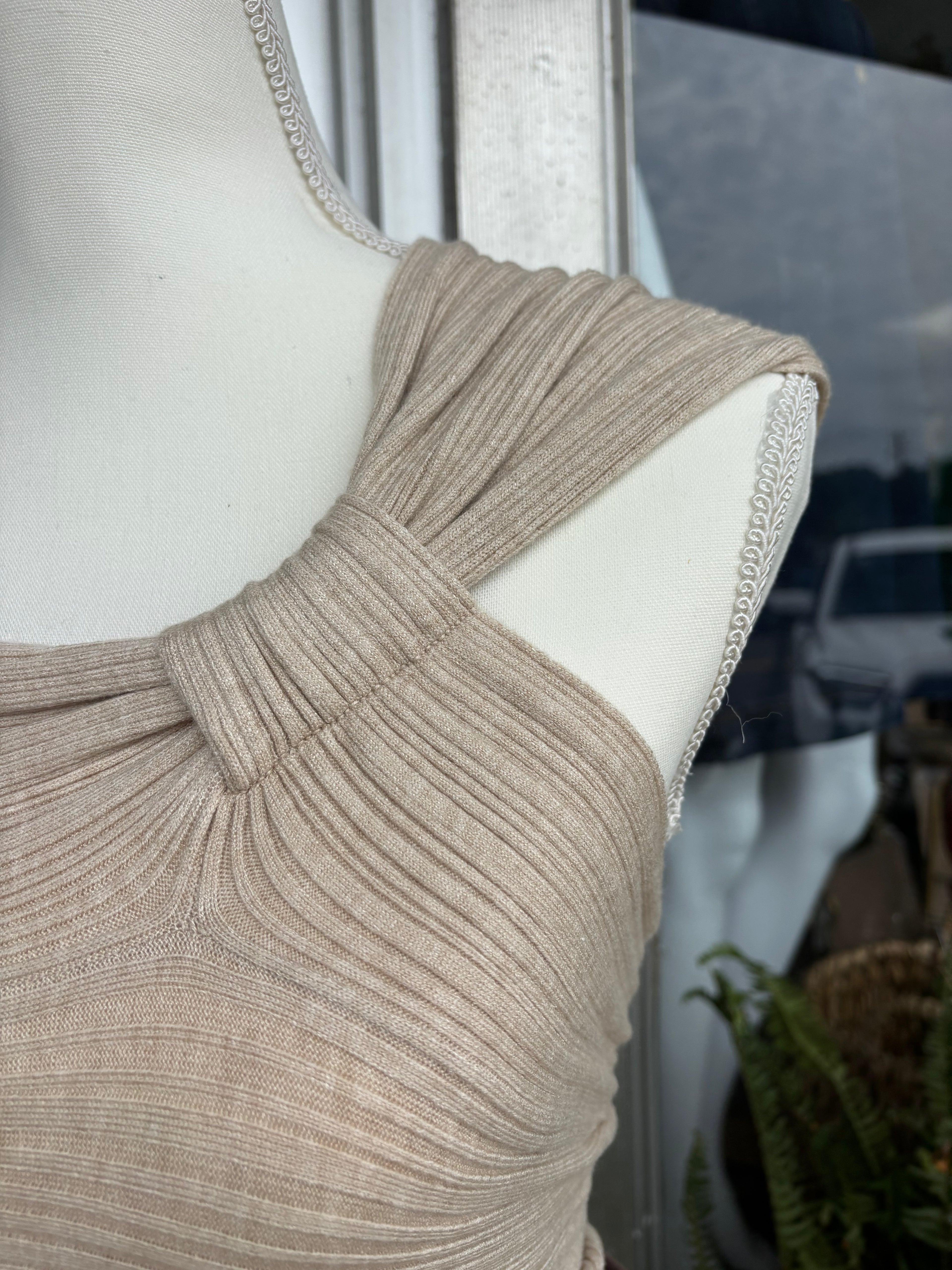 CREAM ONE SHOULDER KNIT TOP XS – LINE & DOT – view 2