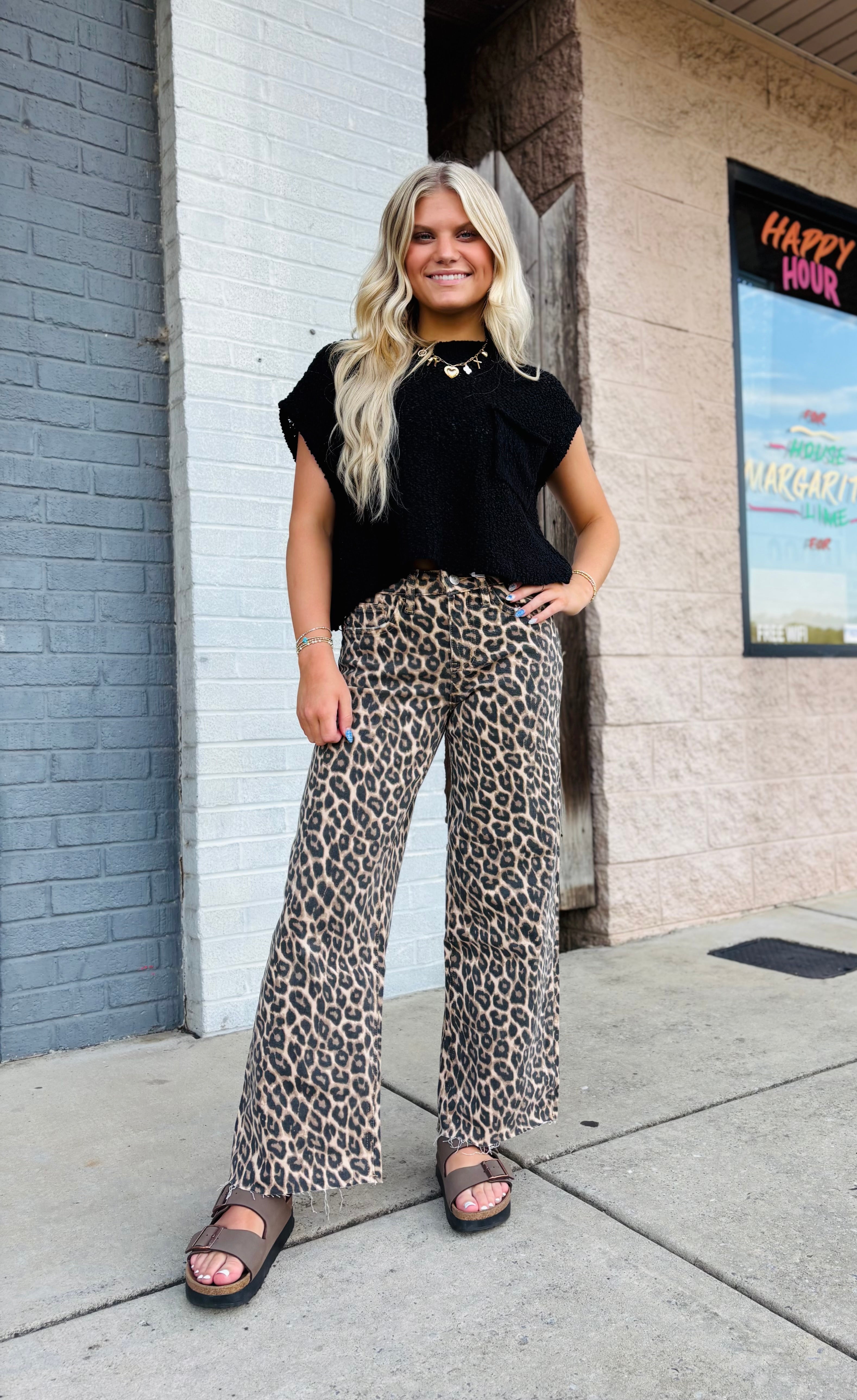 ANIMAL PRINT HIGH RISE ANIMAL PRINT CROP WIDE LEG JEANS
