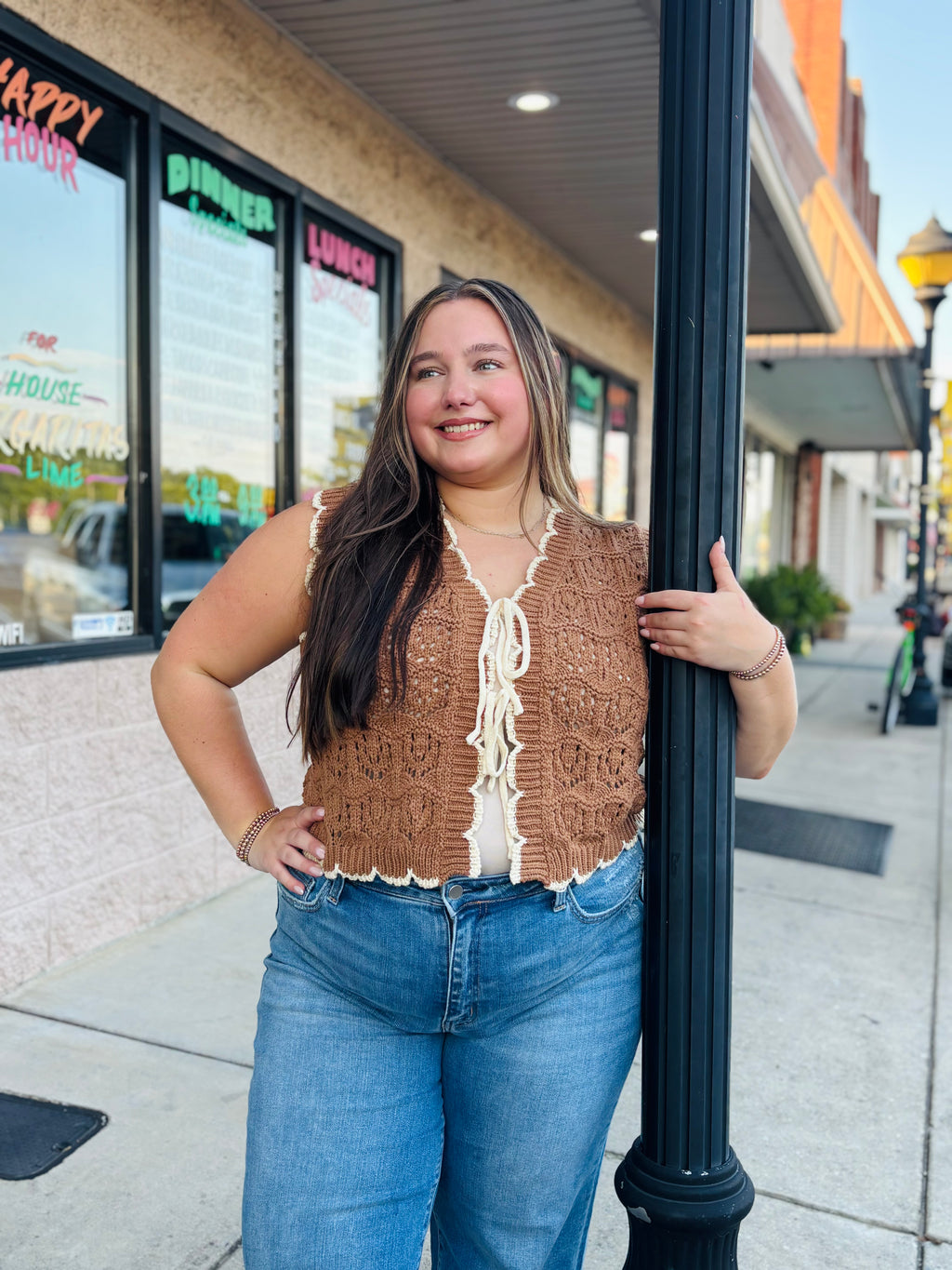CROCHET SWEATER VEST W/ BOW DETAILS MOCHA