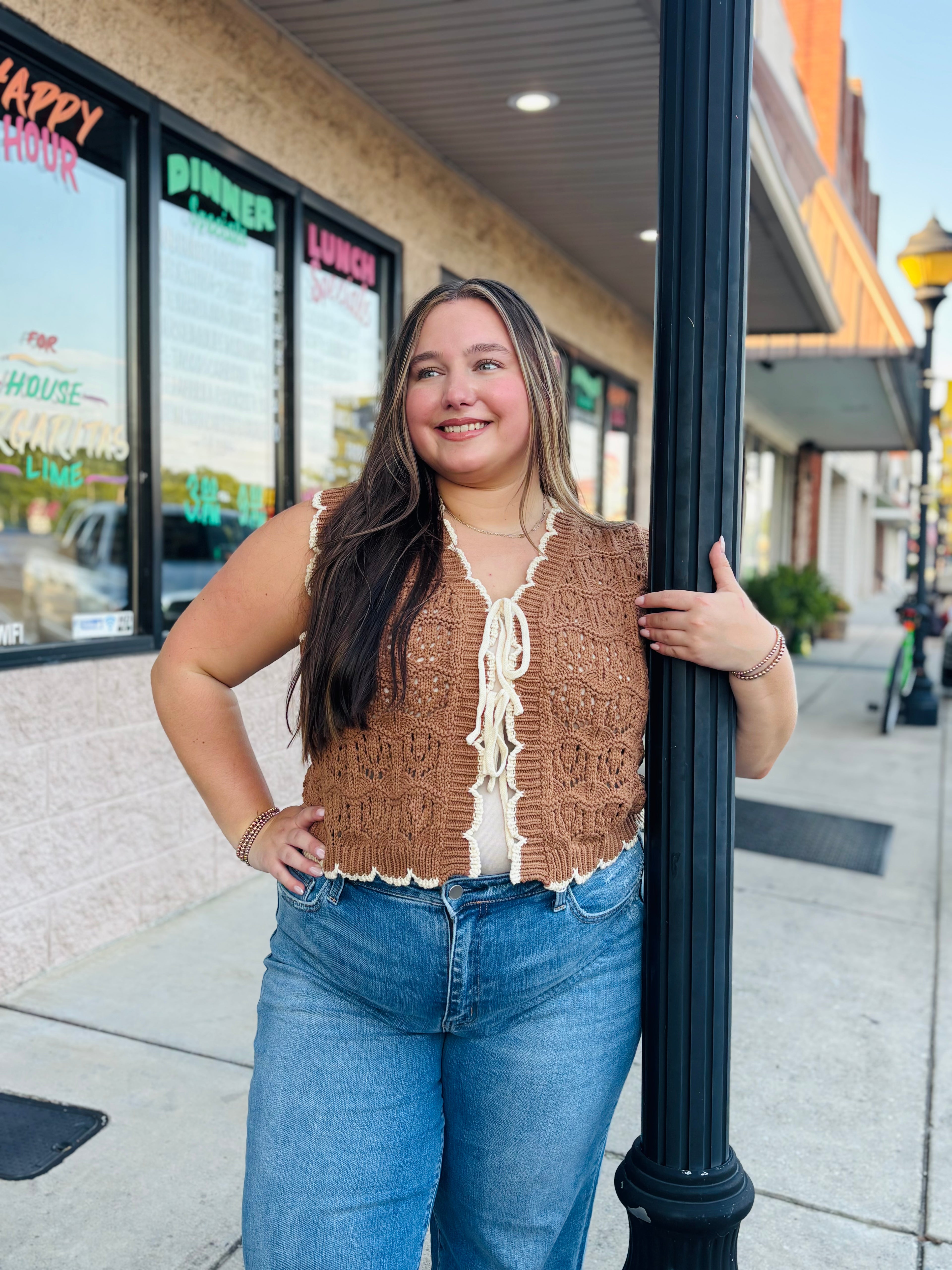 CROCHET SWEATER VEST W/ BOW DETAILS MOCHA