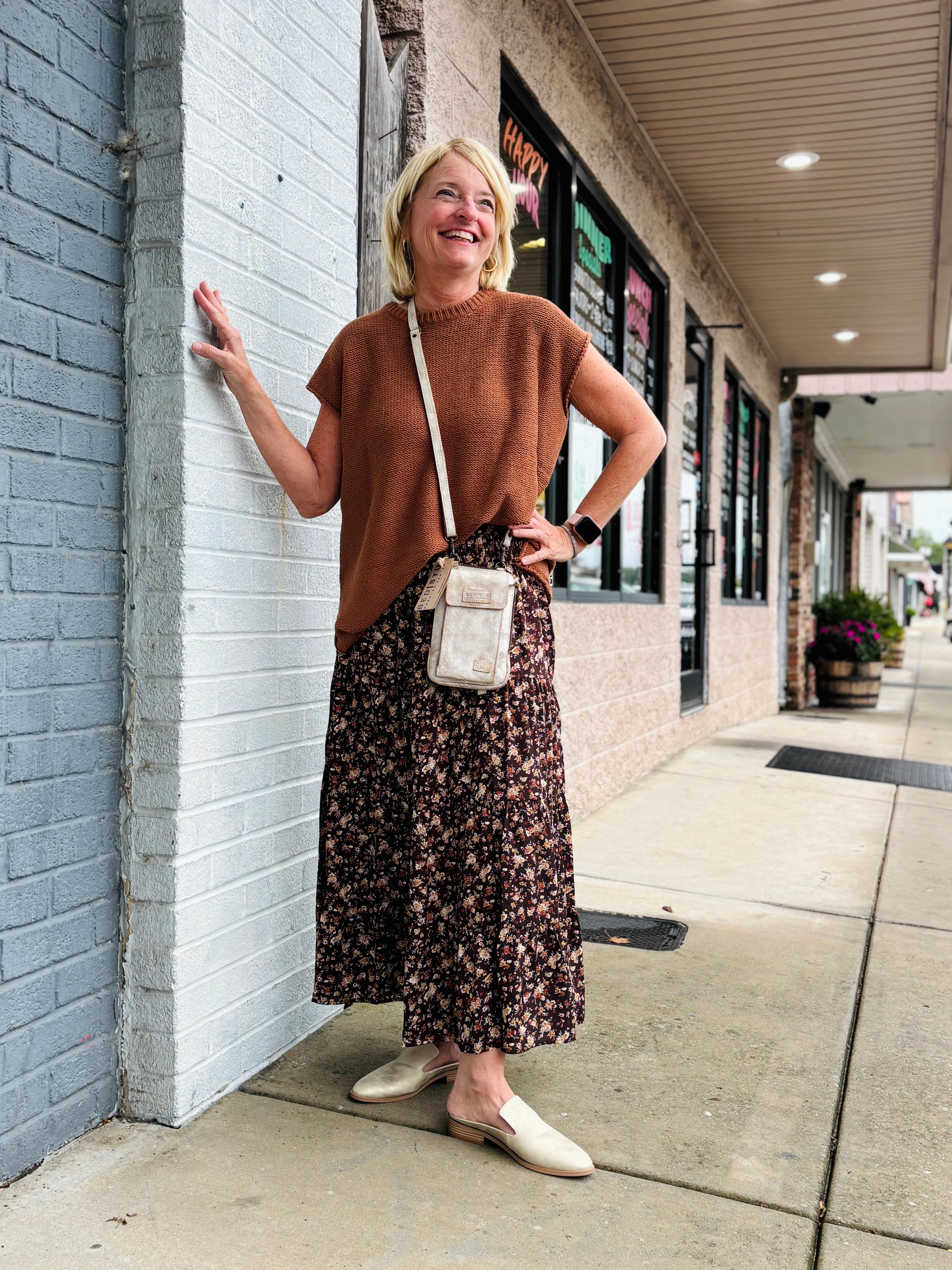 Rust Knit Short Sleeve Sweater with Side Slits