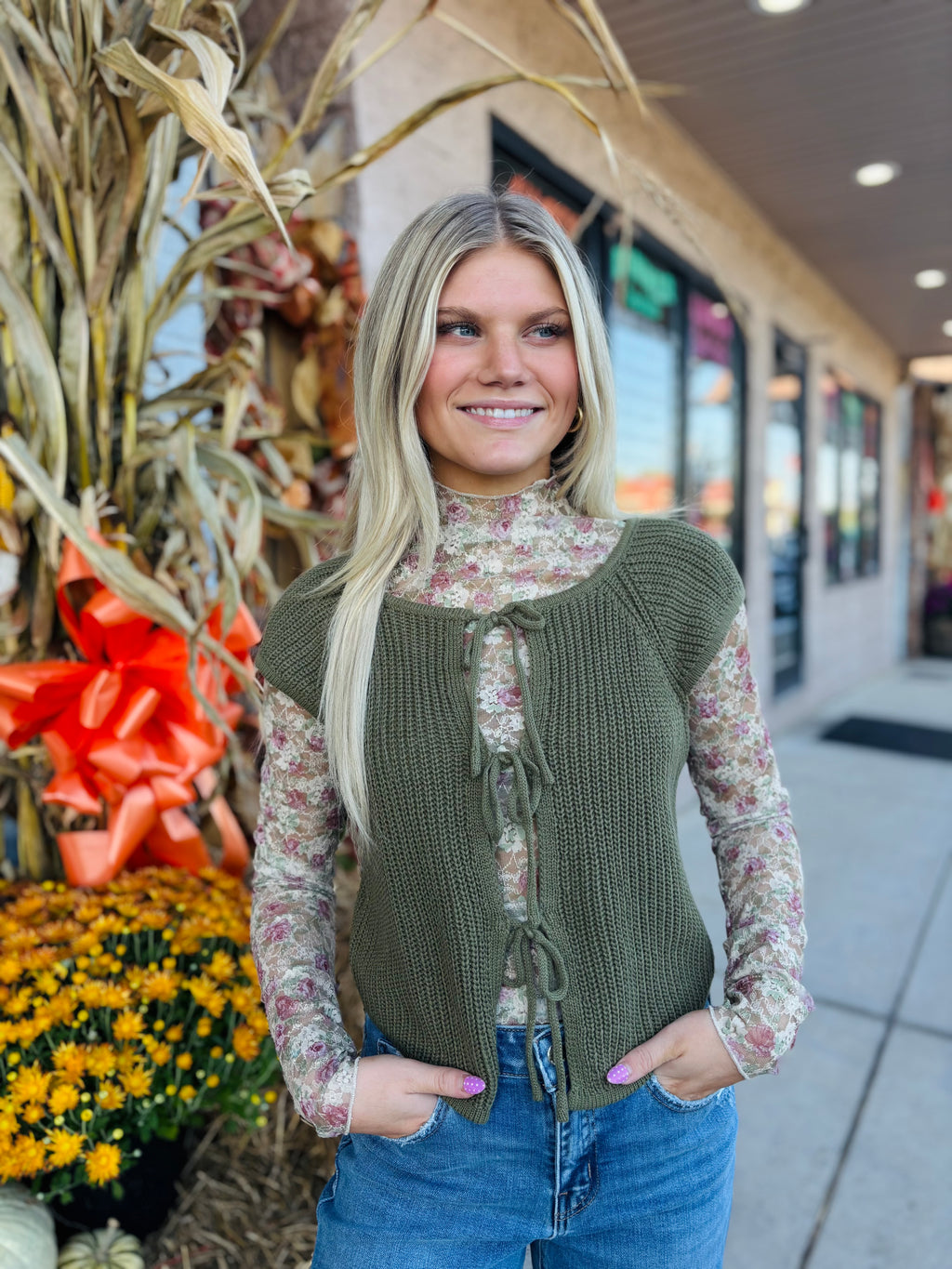 FRONT TIE SLEEVELESS SWEATER CARDIGAN: OLIVE