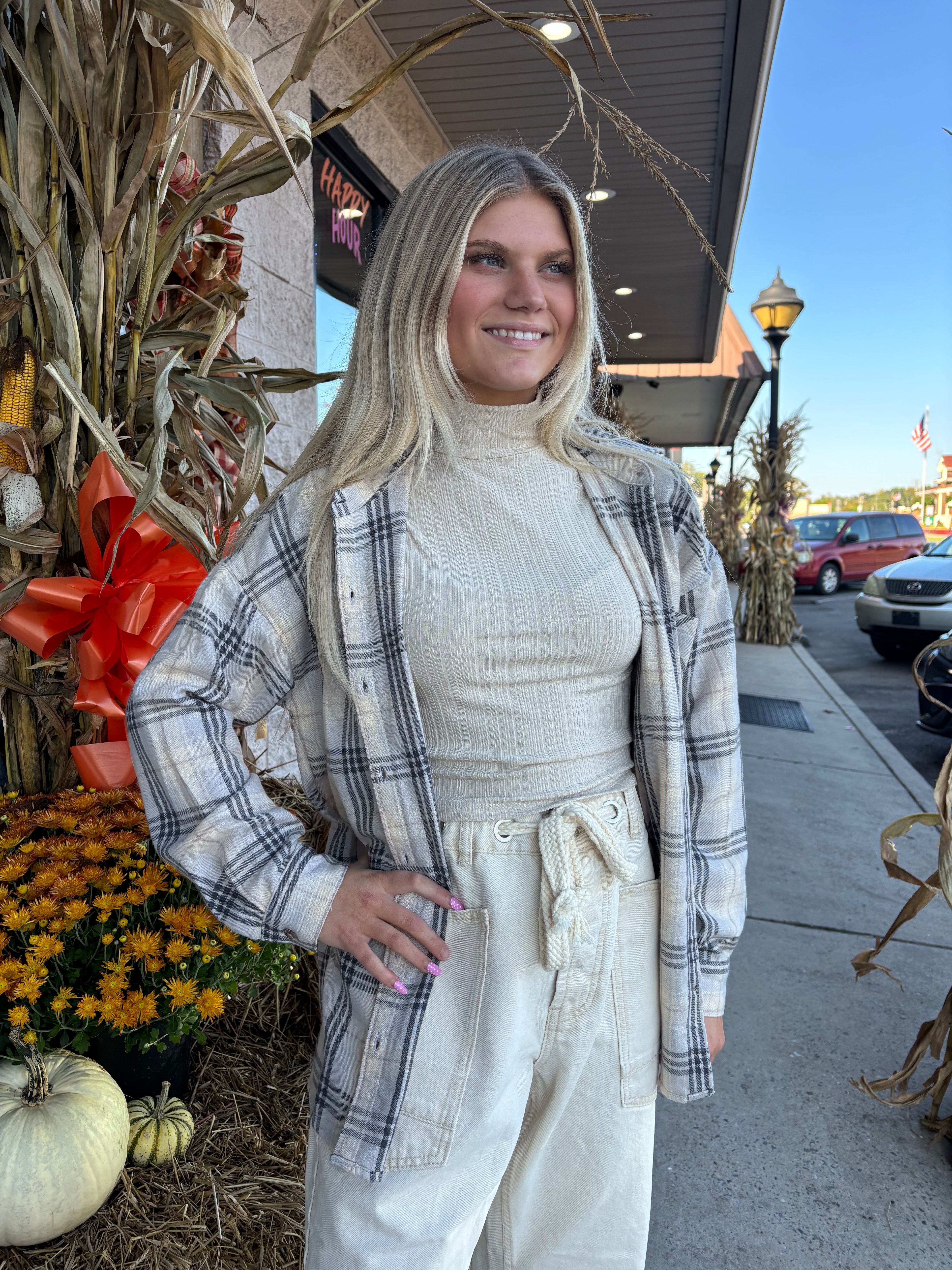 OVERSIZED PLAID FLANNEL W/ FRONT POCKET GREY S/M