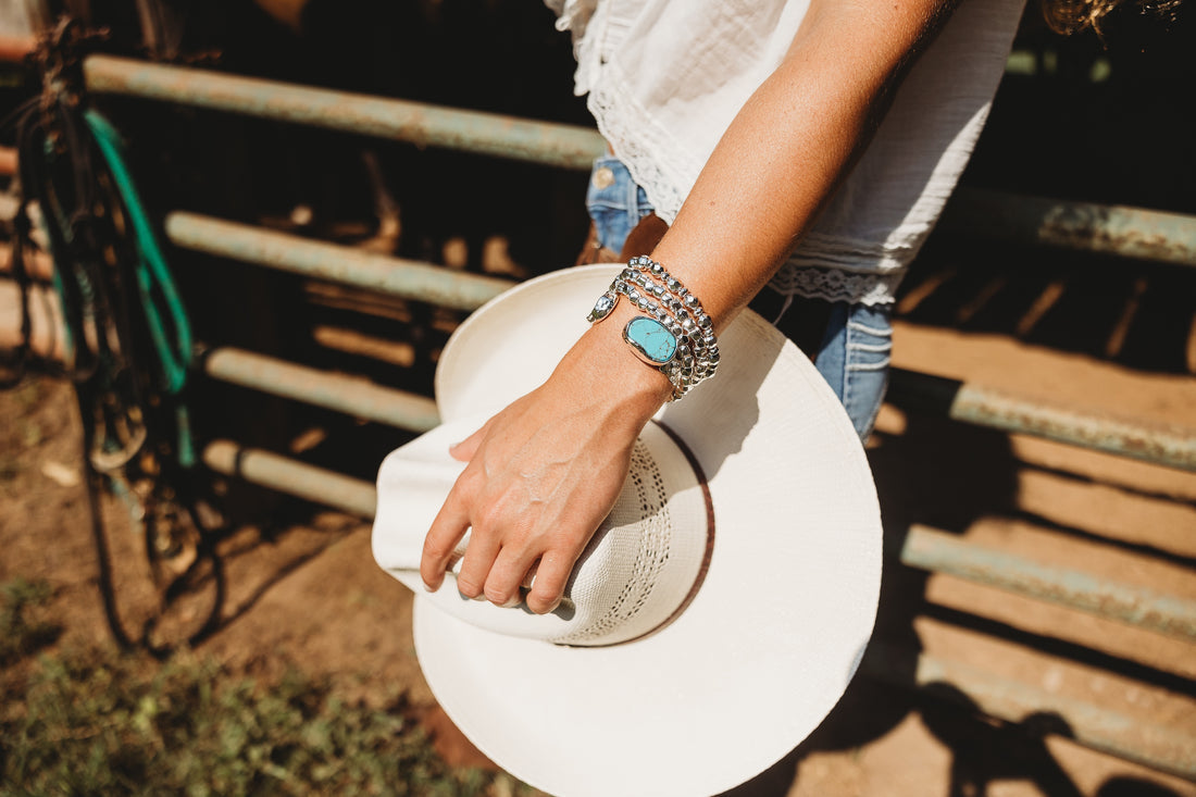 Alisa Gold Stretch Bracelet