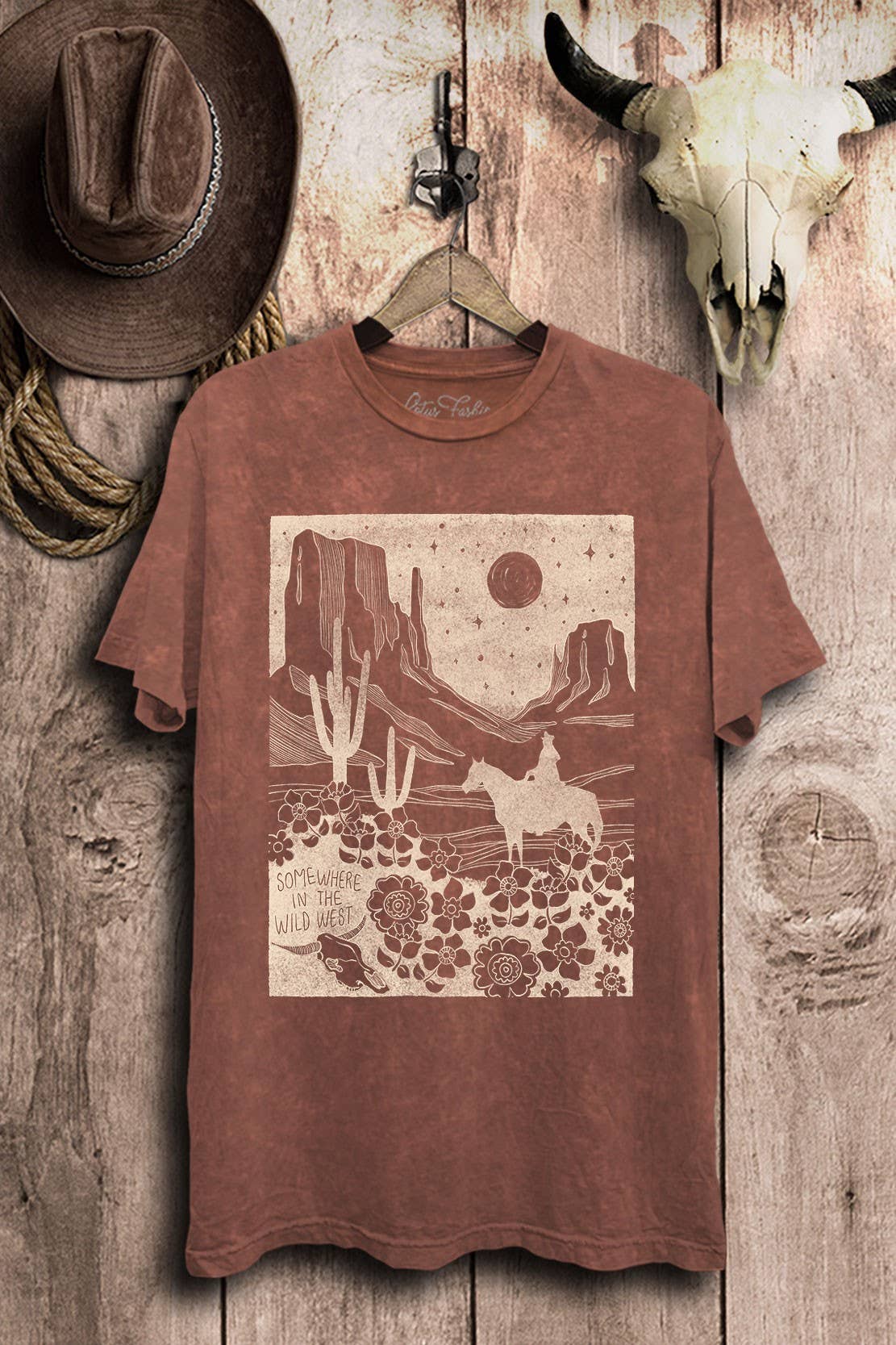 VINTAGE WINE Somewhere In The Wild West Graphic Top Mineral Wash
