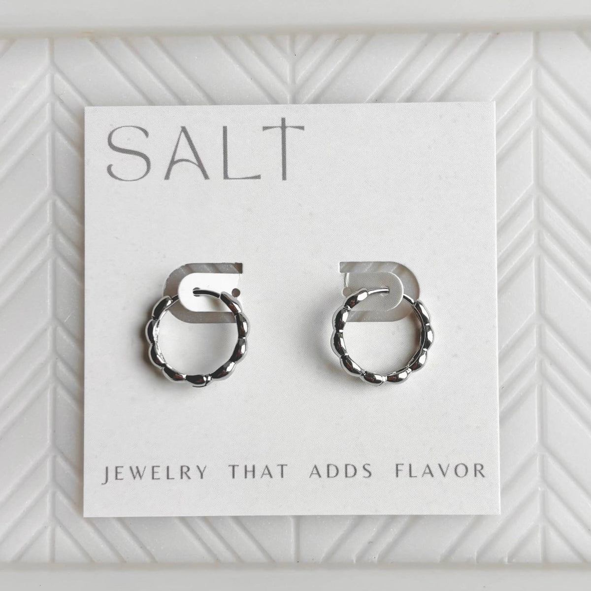WAVY HOOP EARRINGS | silver rhodium | dainty clasp hoops