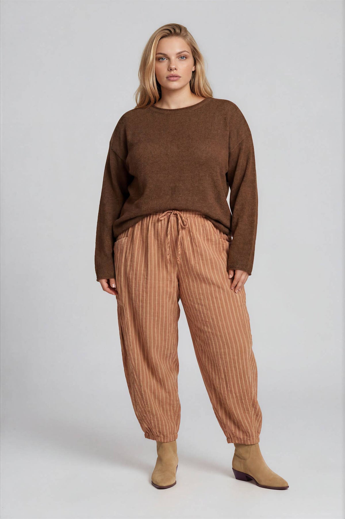 BROWN PLUS TEXTURED RAW EDGE LONG SLEEVE KNIT SWEATER