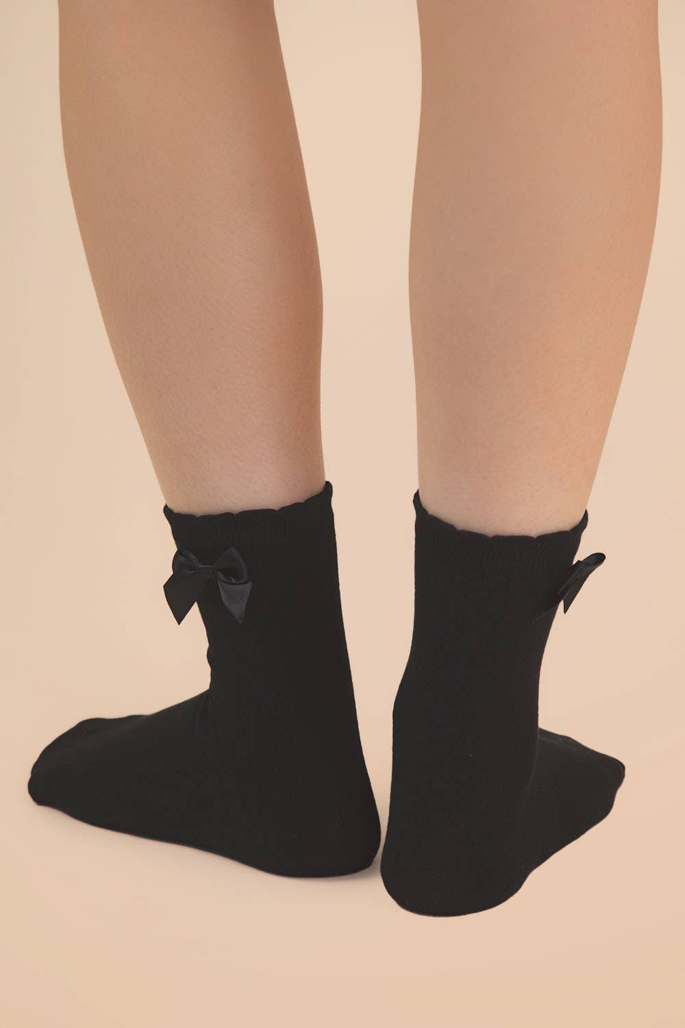 Side Bow Detail Ribbed Crew Socks: IVORY