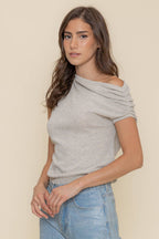 CHIC OFF THE SHOULDER TOP OATMEAL