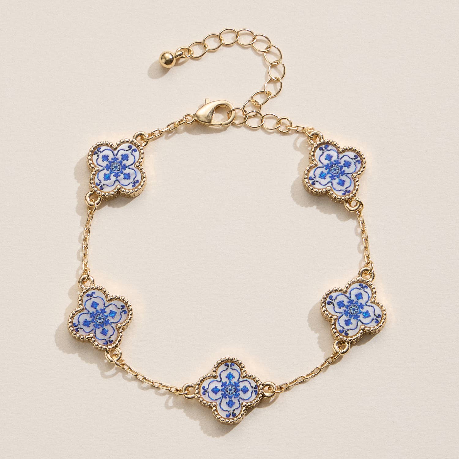Colorful Shell Charm Bracelet with Gold Detailing: Black / One / 5SB21068