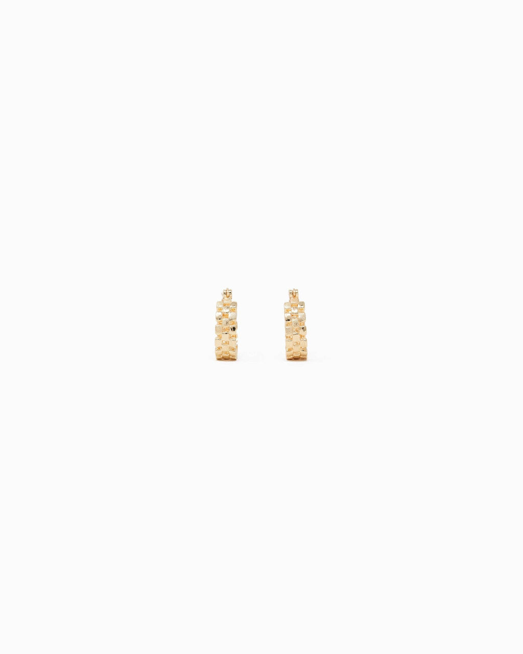 Checkered Pattern Cutout Hoop Earrings: Gold