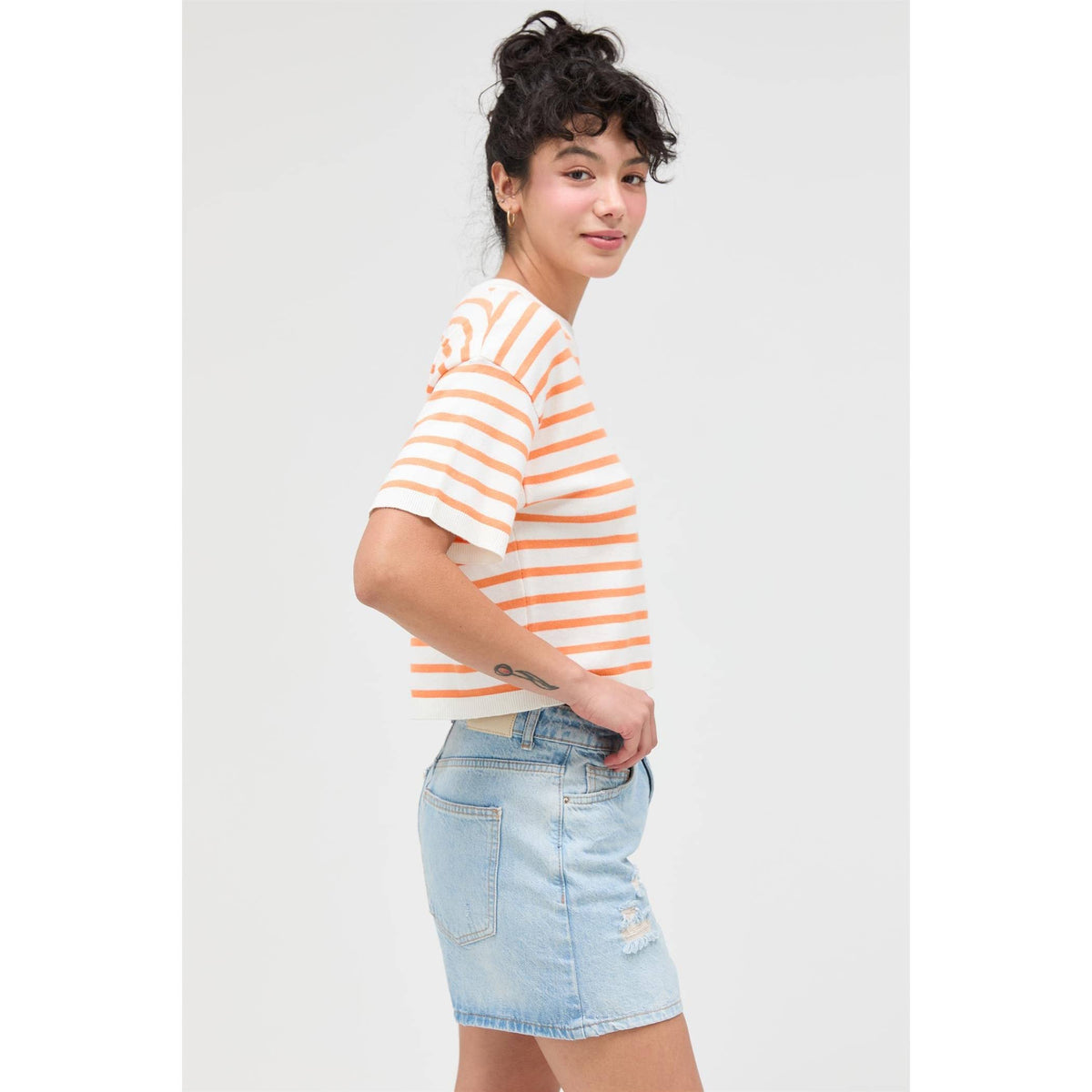 ORANGE Round Neck Striped Crop Top – HYFVE – view 2