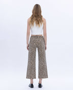 ANIMAL PRINT HIGH RISE ANIMAL PRINT CROP WIDE LEG JEANS