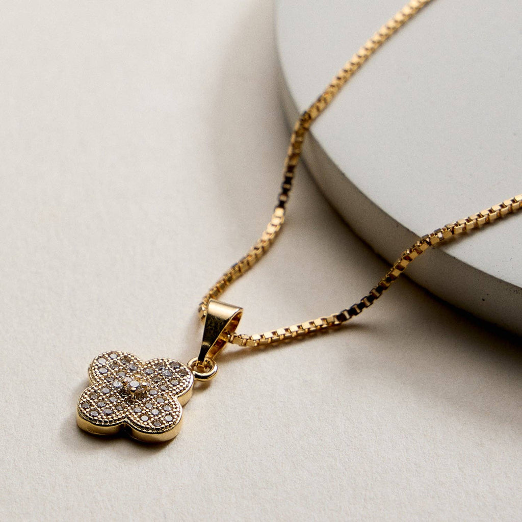 Gold Filled Clover Pendant Necklace with Box Chain: GD / ONE