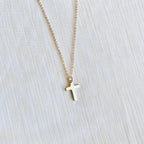 SIMPLE CROSS NECKLACE | dainty gold cross necklace