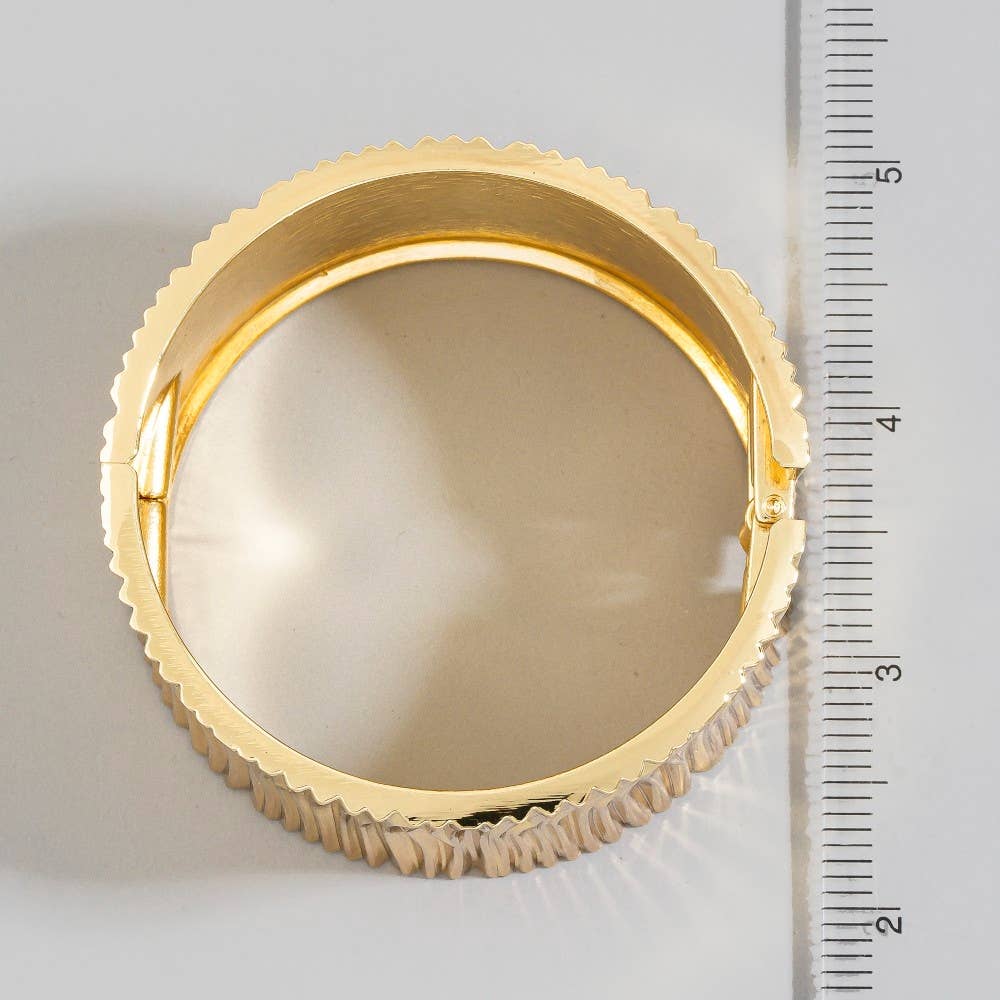 Wide Ribbed Stripe Hinged Bangle Bracelet: GD