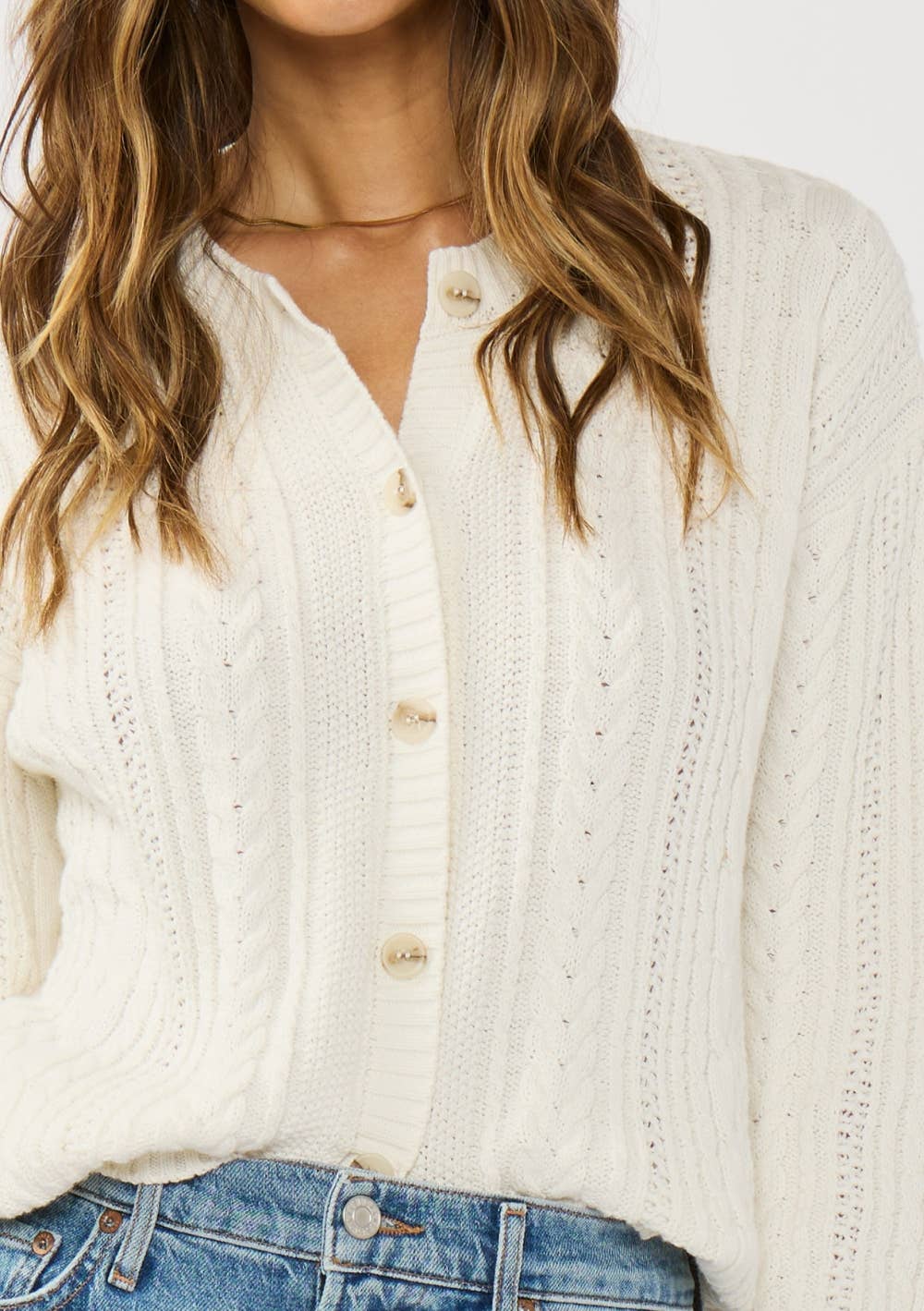 CABLE KNIT CARDIGAN: WHITE