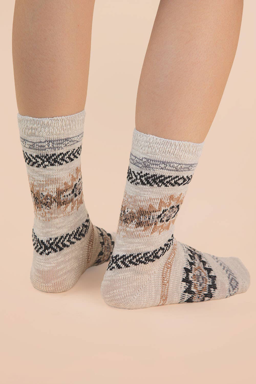 Aztec Graphic Cozy Crew Socks: HEATHER GREY