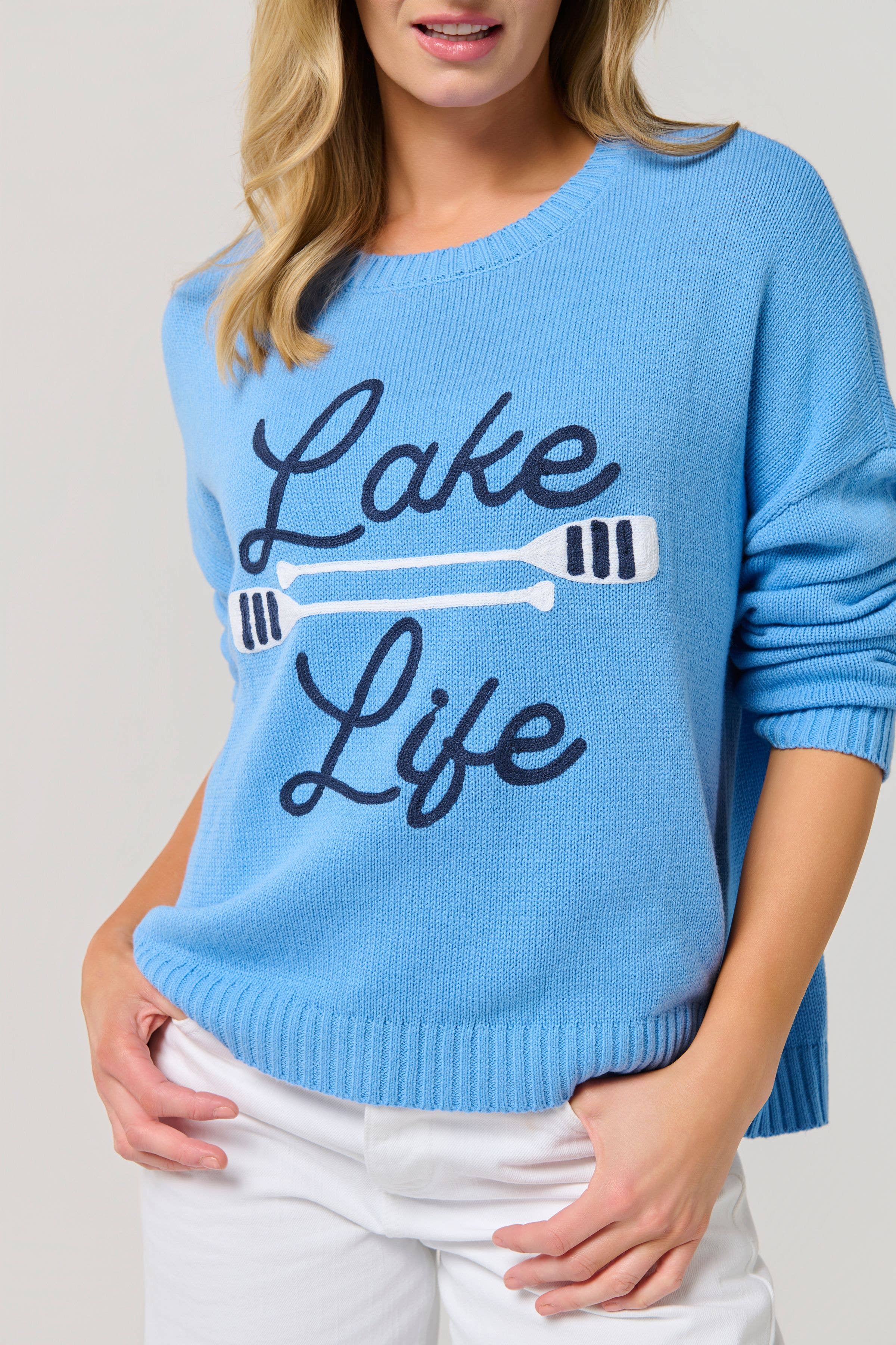 "LAKE LIFE" RELAXED FIT SWEATER: SMALL