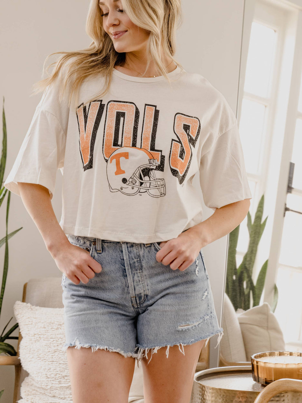Tennessee Vols Helmet Fade Off White Cropped Tee