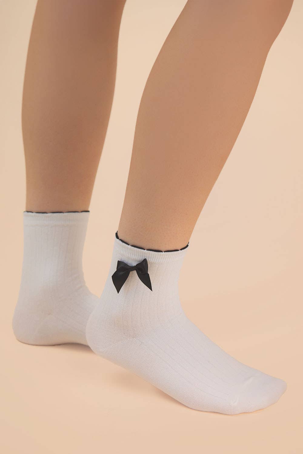 Side Bow Detail Ribbed Crew Socks: IVORY