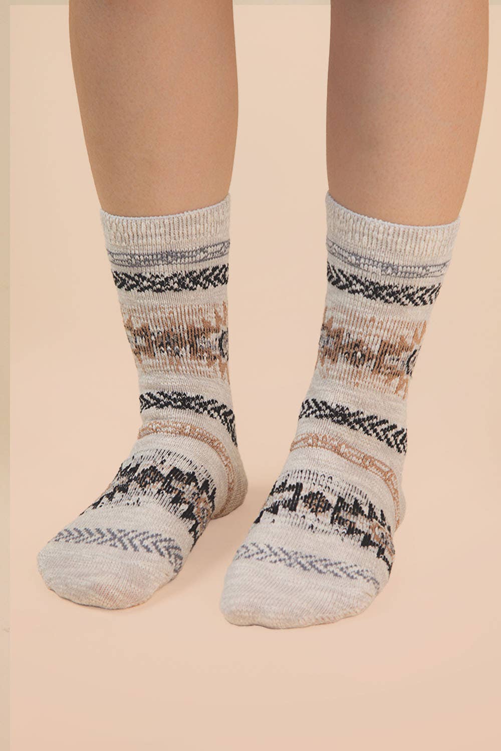 Aztec Graphic Cozy Crew Socks: HEATHER GREY